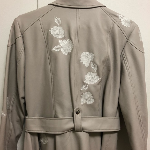 Embroidered jacket - Picture 6 of 7